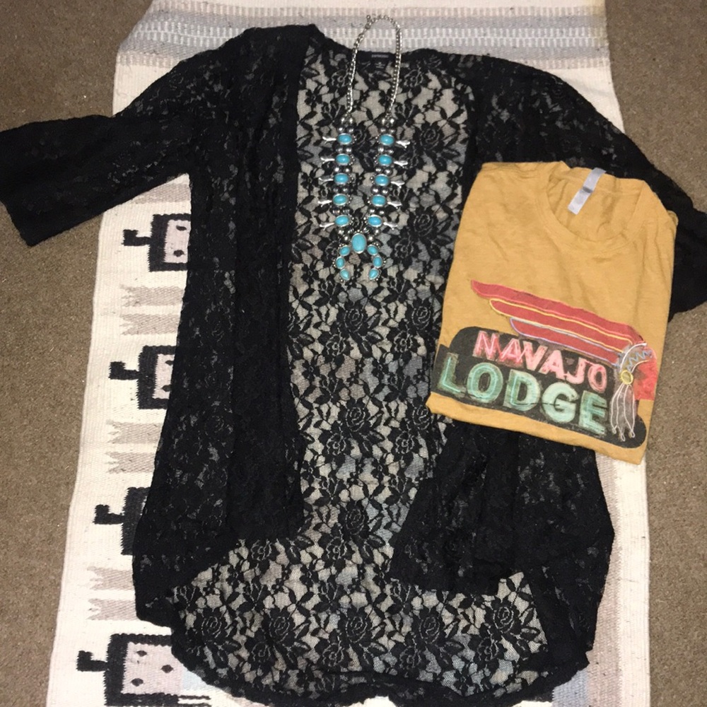 BLACK FLORAL KIMONO